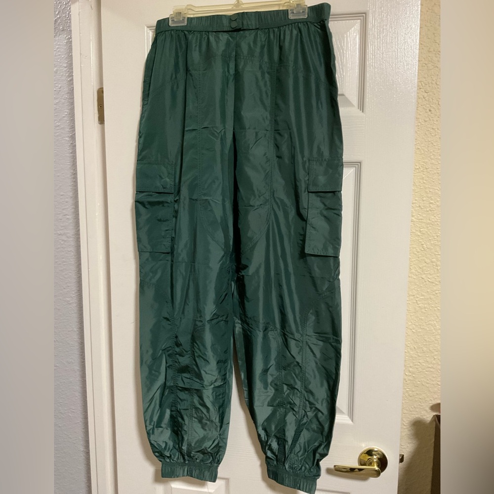 Fabletics Lightweight Deep Green Cargo Jogger Pan… - image 1